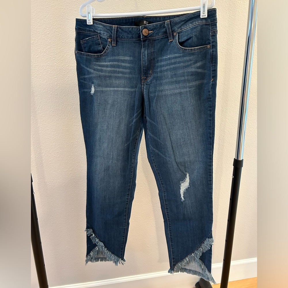 Distressed Tulip Hem 1822 Jeans